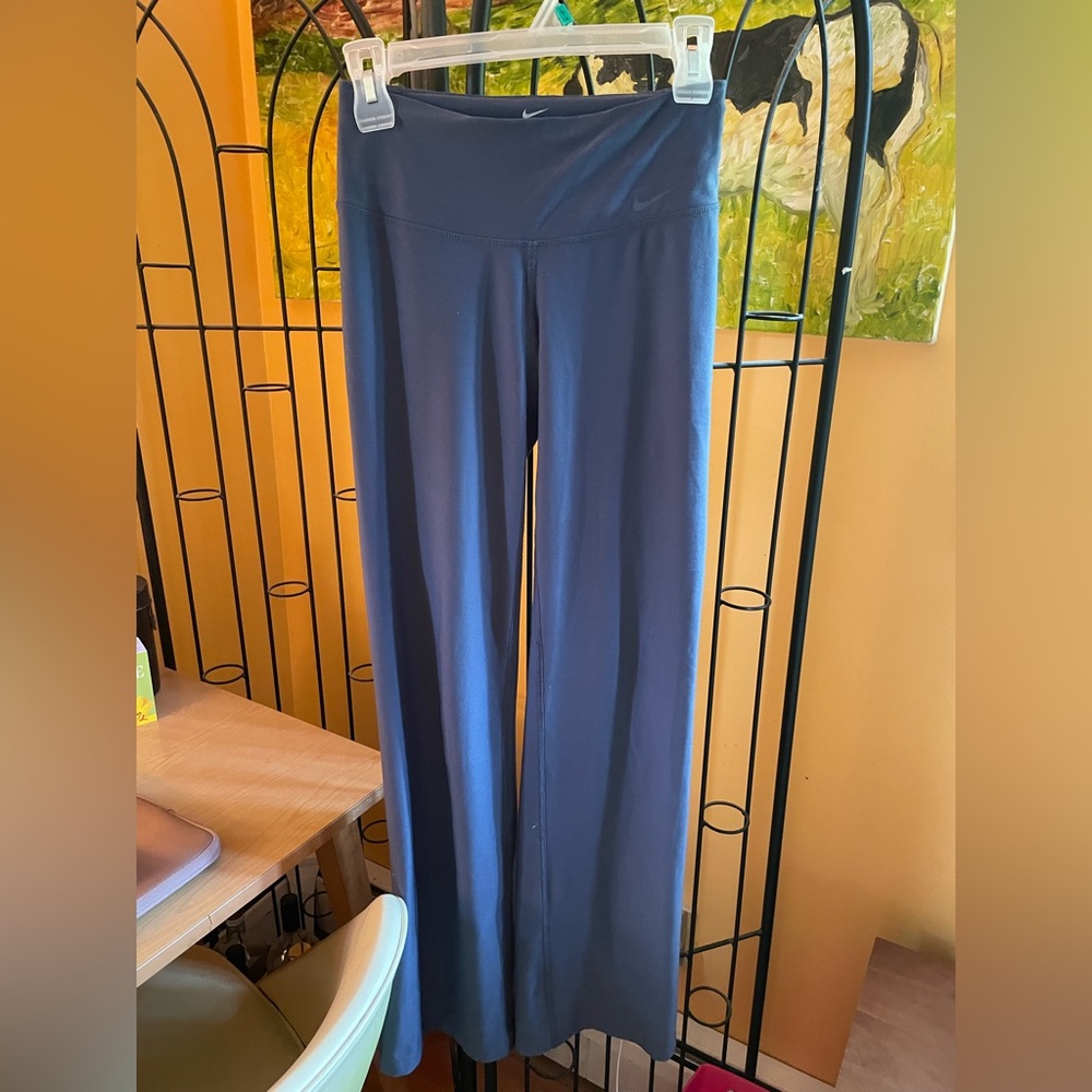 Blue Nike Flare Leggings/Yoga Pants Size Extra Small